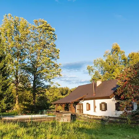 Дом отдыха Kurtovec Benesov nad Cernou
